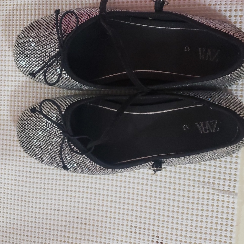 Girls shoes